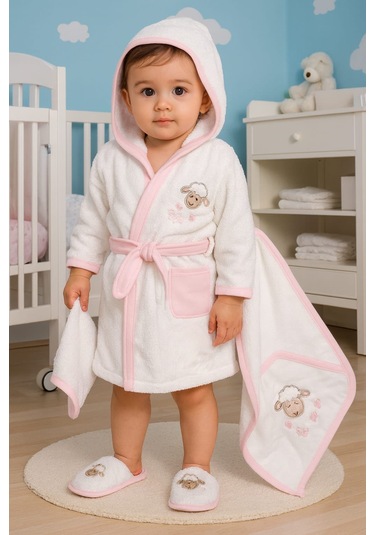 Sevimli Kuzu Nakışlı Bornoz Seti %100 Pamuktan. 4 Parça 0-3 Yaş Beyaz - Pembe