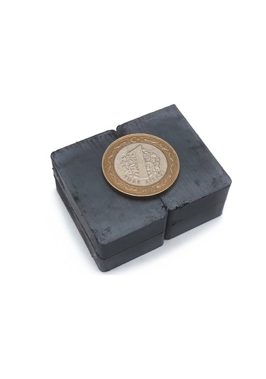 40x25x10 mm Köşeli Ferrit Kömür Seramik Magnet Mıknatıs (10 Adet)