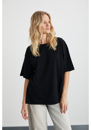 Lagertha  Kadın %100 Organik Pamuklu Kalın Dokulu Oversize Fit Yuvarlak Yakalı Siyah T-shirt