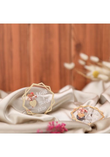 10 Lu Kişiye Özel Akrilik Magnet Nikah Şekeri - Altın Detaylı Çiçekli Tasarım