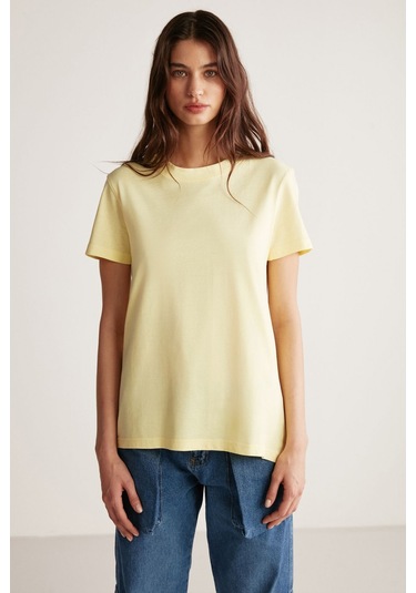 GRIMELANGE Samantha Kadın %100 Organik Pamuklu Comfort Fit Arkası Uzun Basic Örme Açık Sarı T-shirt Açık Sarı
