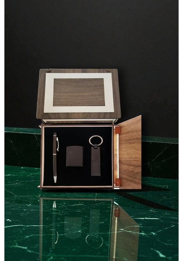 Hediye Kalem Anahtarlık Ve Çakmak Seti