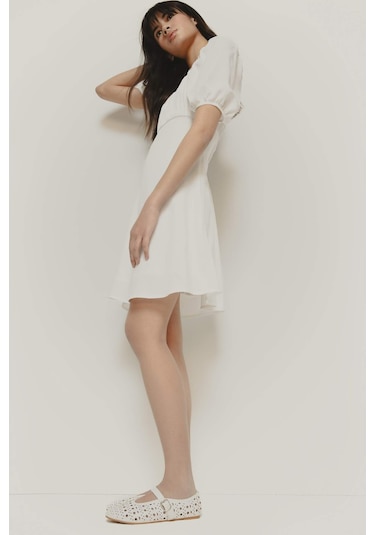 DeFacto Kare Yaka Keten Karışımlı Kısa Kollu Midi Yazlık Elbise E0896AX25SMWT32