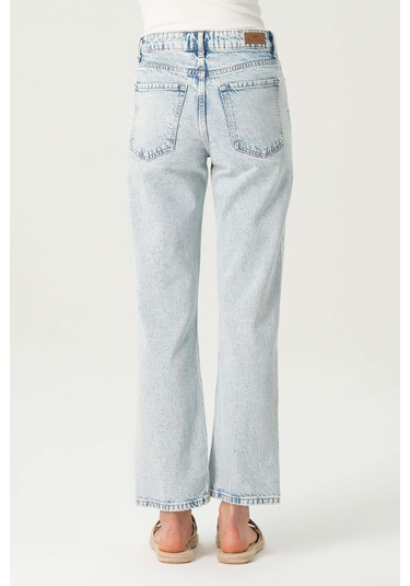 Eliza Açık Mavi Normal Bel Patı Düğmeli Cropped Straight Fit Jean Pantolon C 4518-115 Açık Mavi