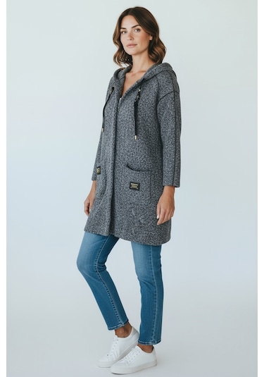 Kadın Üstten Cepli Kapüşonlu Önü Fermuarlı Kaşe Hırka Gri