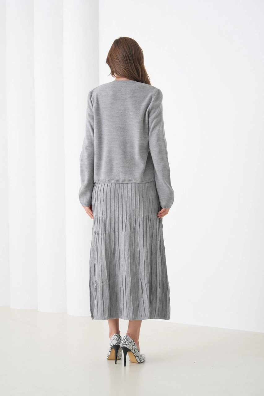 Kadın Pileli Etek Kazağı Düğmeli Tesettüre Uygun Örgü Triko Etekli Ceket Takım Gri