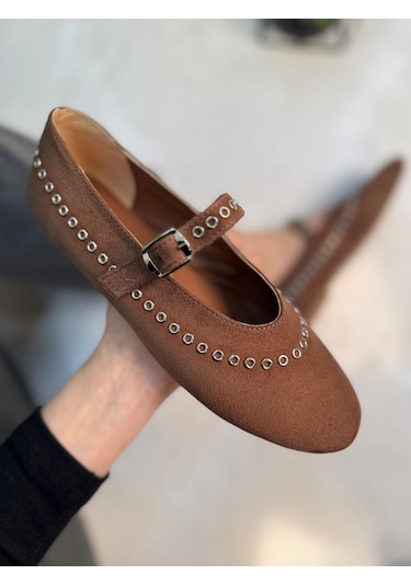 Günlük Süet Kadın Babet Bantlı Lastik Tokalı Zımbalı Metal Halka Detaylı Hafif Rahat Ayakkabı 305 Taba Günlük Süet Kadın Babet Bantlı Lastik Tokalı Zımbalı Metal Halka Detaylı Hafif Rahat Ayakkabı 305 Taba