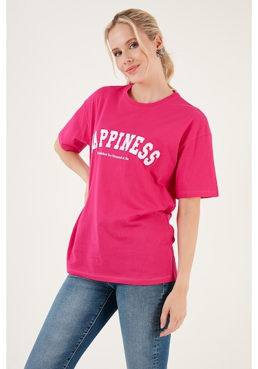 Lela Baskılı Pamuklu Oversize Bisiklet Yaka Bayan T Shirt 541Happiness Fuşya Lela Baskılı Pamuklu Oversize Bisiklet Yaka Bayan T Shirt 541Happiness Fuşya