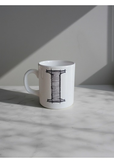 I Harfi Beyaz Seramik Kupa Çok Renkli