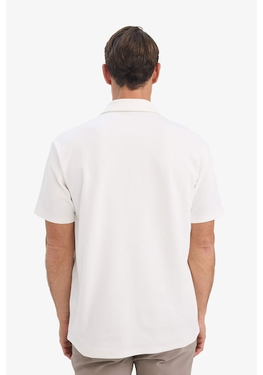 DeFacto Regular Fit Polo Yaka Yarım Fermuarlı Kısa Kollu Pilise Beyaz Tişört B7355AX25SPWT32