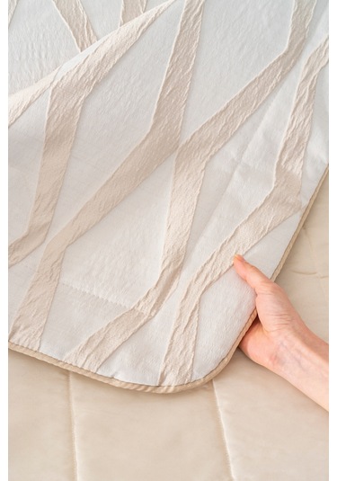 Carina Cappuccino Nakışlı Çift Kişilik Yatak Örtüsü Seti - 4 Parça Çeyiz Seti Bej