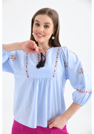 Kadın Bisiklet Yaka Balon Kol Otantik Nakış Detaylı Dokuma Bluz Bebe Mavi