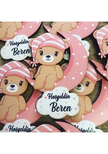 Ay Üstünde Oturan Kız Ayıcık Ahşap Baskı Magnet 30 Adet