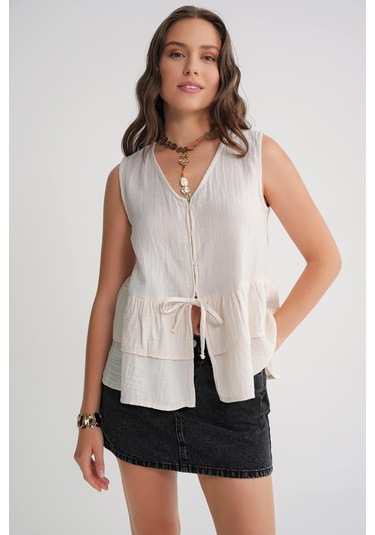 4722 Kadın V Yaka Fırfırlı Müslin Bluz Naturel Naturel