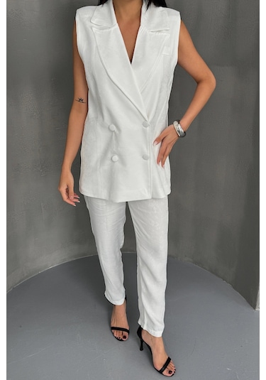 Leyla Sanat Sanata Yeni Bir Bakış Açısı Jakar Kumaş Yelek - Pantolon Takım - Beyaz Beyaz