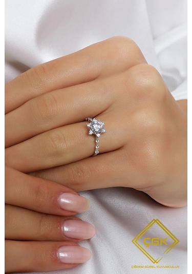 Çgk Çiğdem Gürel Kuyumculuk 14 Ayar Lotus Çiçeği Tektaş Altın Yüzük Beyaz