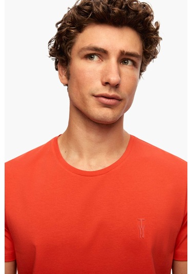 D's Damat Slim Fit Nar Çiçeği Düz D's Damat Logo Baskılı Strech Pamuklu T-shirt 2ec148551753m Nar Çiçeği D's Damat Slim Fit Nar Çiçeği Düz D's Damat Logo Baskılı Strech Pamuklu T-shirt 2ec148551753m Nar Çiçeği