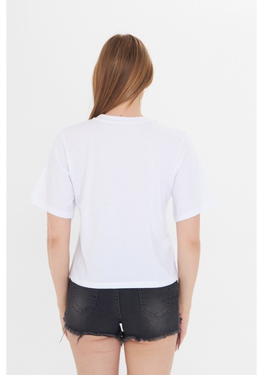 Kadın Siyah Yuvarlak Yaka Regular Fit Normal Kesim T-shirt Tişört Beyaz