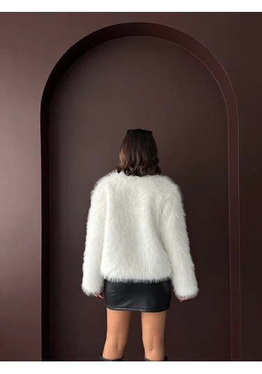 Kadın Vintage Peluş Tüylü Crop Ceket Altın Düğmeli Bisiklet Yaka Kışlık Şık Ceket Krem