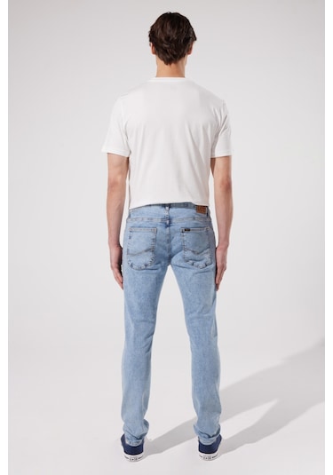 Lee Luke Slim Fit Dar Kesim Normal Bel Açık Mavi Esnek Jean Kot Pantolon L719PXC11 Mavi