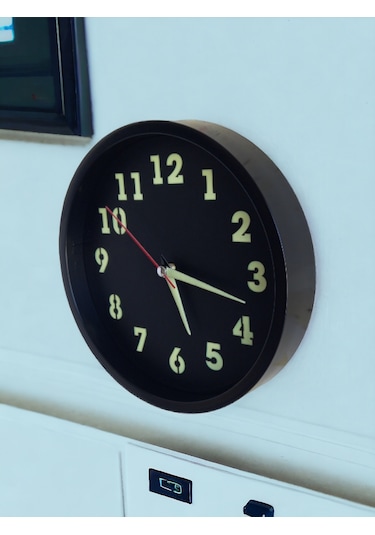 Fosforlu Gece Görünen Parlayan Siyah Duvar Saati Çap 22 Cm Camsız Siyah