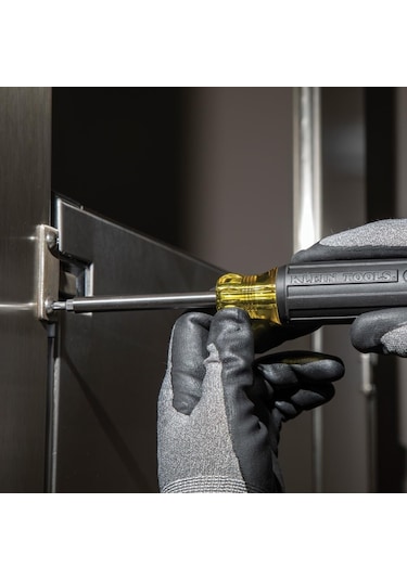 Klein Tools 32307 Çok Uçlu Manipülasyon Emniyetli Tornavida, 27's