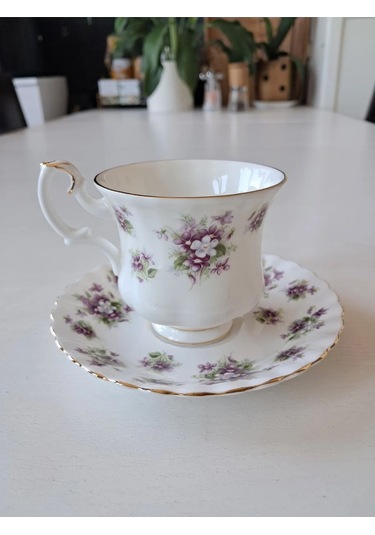 Sweet Violets Bone China Vintage Çay Fincanı Menekşe Mor