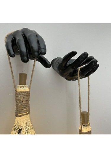 El Yapımı Siyah Erkek Eli Heykeli Dekorlu Peri Led Işıklı Buzlu C Çok Renkli