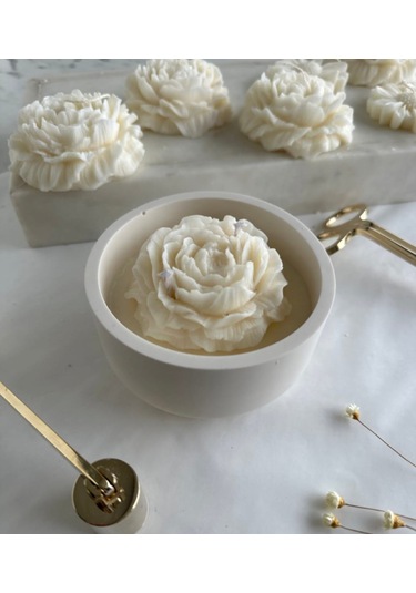 Beyaz Düşler - White Series Kokulu Beyaz Şakayık Detaylı Mum, Ö