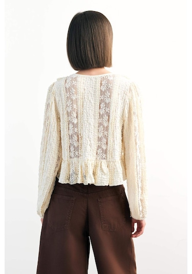 Defacto V Yaka Önden Bağlamalı Volanlı Dantel Bluz F9717ax25smer105 Ekru