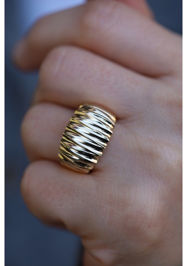 Yenigün Kuyumculuk 14 Ayar Altın Taşsız Geniş Şerit Dizisi Işıltılı Yüzük Yzk26450