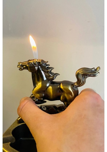 At Figürlü Metal Küllük Ve Çakmak Dekoratif Masaüstü Aksesuar Hediyelik