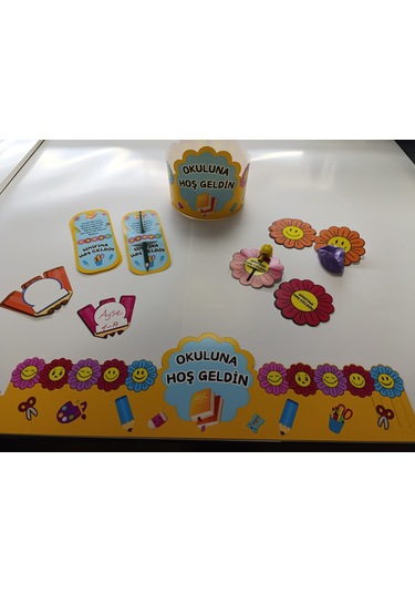 Okuluna / Sınıfına Hoş Geldin Öğrenci Tacı Ve Hediye Kartı Seti 5 Parça 8'li 03 7