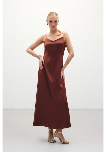 Sateen Askılı Uzun Saten Elbise - Kahve-136326 Kahve