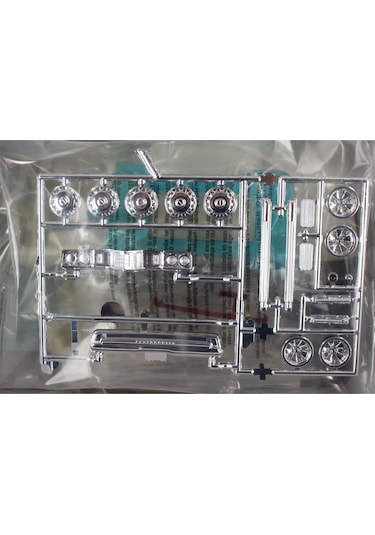 Amt 920 1/25 1971 Ford Thunderbird Araba Demonte Plastik Maketi