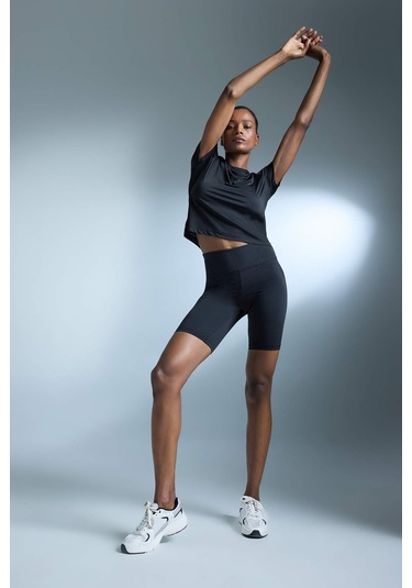 DeFactoFit Siyah Yüksek Bel Beli Saran Biker Esnek Kısa Basic Düz Sporcu Tayt Z6741AZ25SPBK81 SiYAH