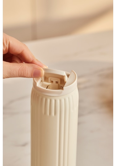 Karaca Rimo Sızdırmaz Çelik Termos 600 Ml Krem Krem
