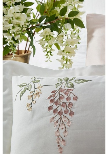 Dantela Salkım Nakışlı Pamuk Saten Nevresim Takımı Ekru