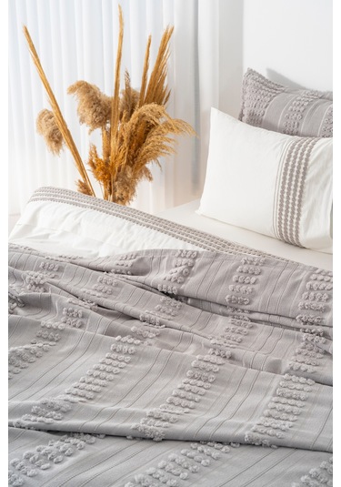 Maisa Gri Nakışlı Çift Kişilik Nevresimli Pike Seti - 7 Parça Çeyiz Seti Gri