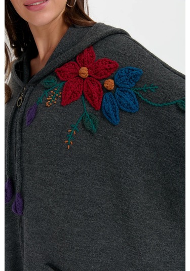 Desen Triko Kadın Kapüşonlu Omzu Çiçek İşlemeli Panço 24064 K.füme K.füme Koyu Füme