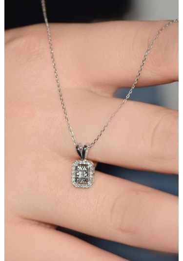 0.10 Ct Modern Tasarım Baget Kare Tektaş Kolye