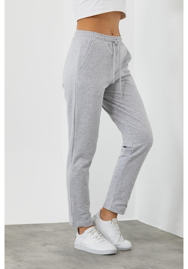Kadın Gri Regular Fit Düz Paça Beli Lastikli Bağcıklı Eşofman Altı Gri Kadın Gri Regular Fit Düz Paça Beli Lastikli Bağcıklı Eşofman Altı Gri