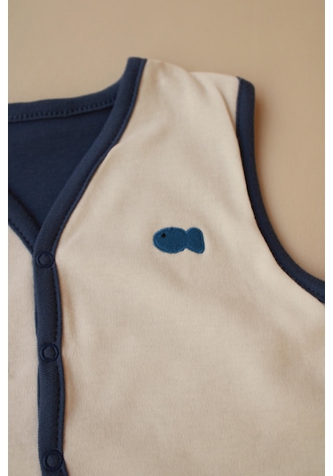 Balık Nakışlı Çift Taraflı Yelek Krem