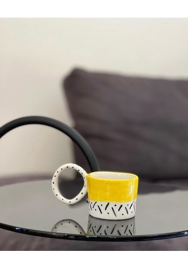 Sarı Noktalı Yuvarlak Kulplu Mug