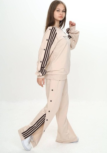 Unisex Çocuk 2 İplik Çıtçıtlı Alt&üst Eşofman Takımı %100 Pamuk Rahat Kalıp-299-eşt-0006 Bej Unisex Çocuk 2 İplik Çıtçıtlı Alt&üst Eşofman Takımı %100 Pamuk Rahat Kalıp-299-eşt-0006 Bej