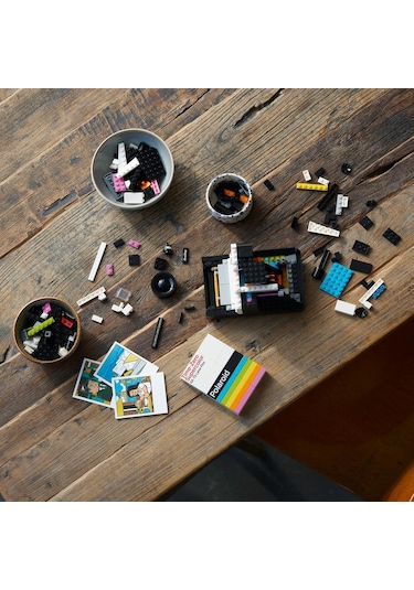 LEGO® Ideas Polaroid OneStep SX-70 Kamera 21345-Yetişkinler için Dekoratif ve Sergilenebilir Model Yapım Seti - 516 Parça