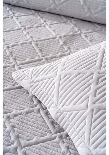 Edda Gri Nakışlı Çift Kişilik Yatak Örtüsü Takımı 3 Parça Uyku Seti Gri