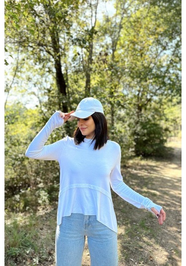 Kadın Beyaz Elleri Eldiven Detaylı, Asimetrik Kesim, Bisiklet Yaka, Eteği Pliseli, Salaş Spor Bluz Beyaz