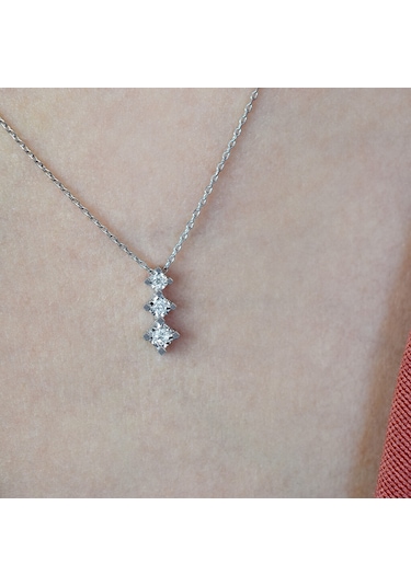 0.07 Ct. Tria Pırlanta Kolye
