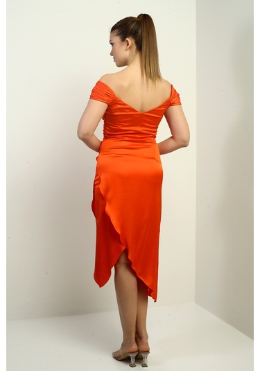 Kadın Madonna Yaka Drapeli Asimetrik Saten Kısa Elbise Oranj